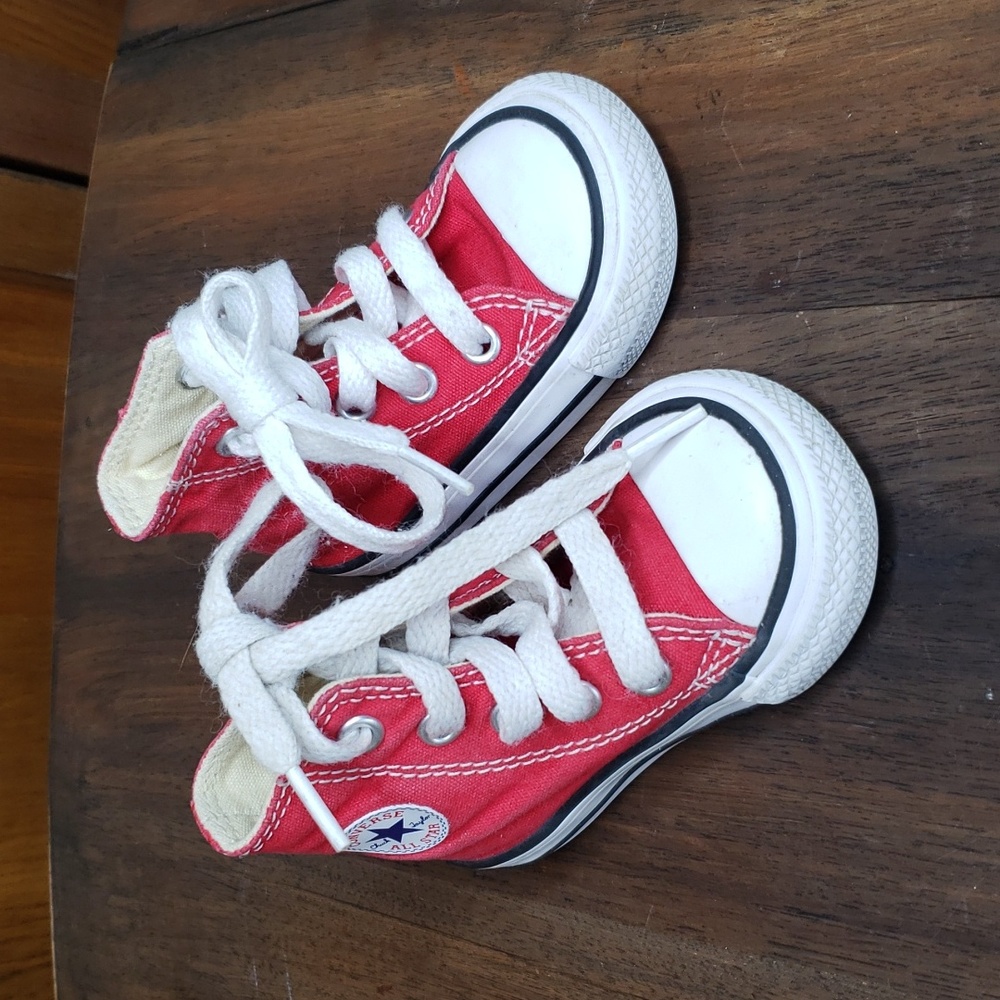 Converse Chuck Taylor High Top Shoe Sz 2